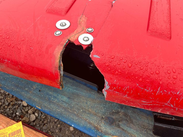 #5092-•-fiber-glass-tractor-roof-and-parts-image-5