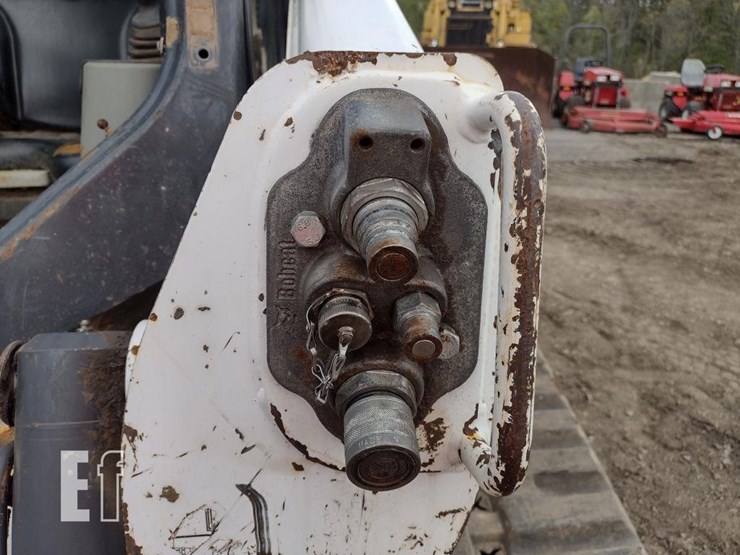 2013-bobcat-t770-image-27