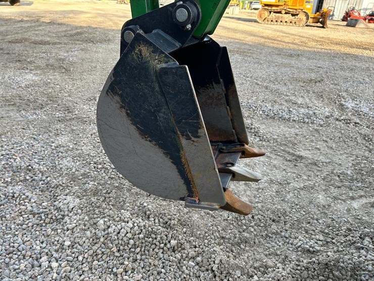 2024-john-deere-4044r-image-16