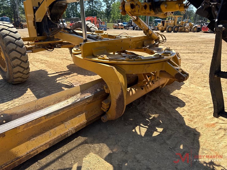 2021-caterpillar-120-image-8