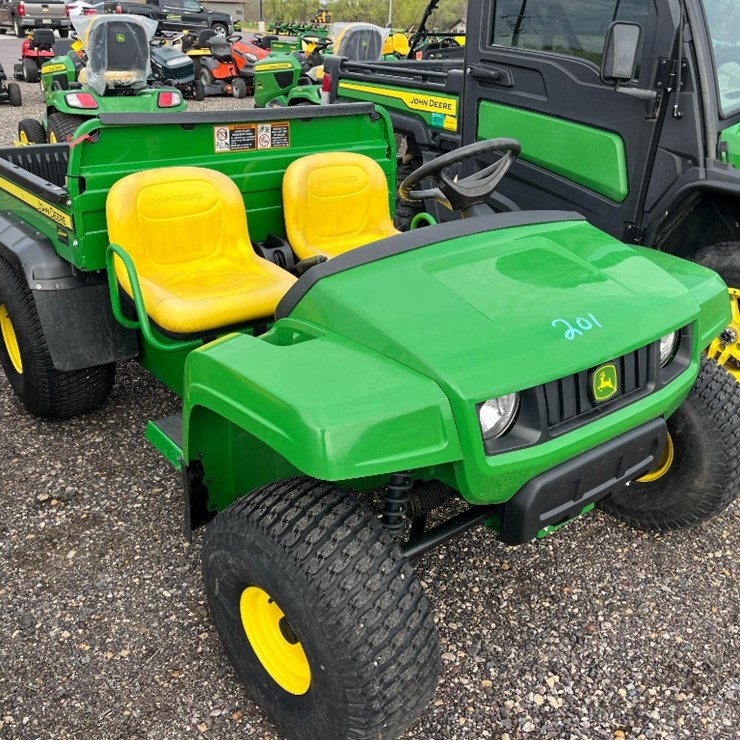 JOHN DEERE GATOR