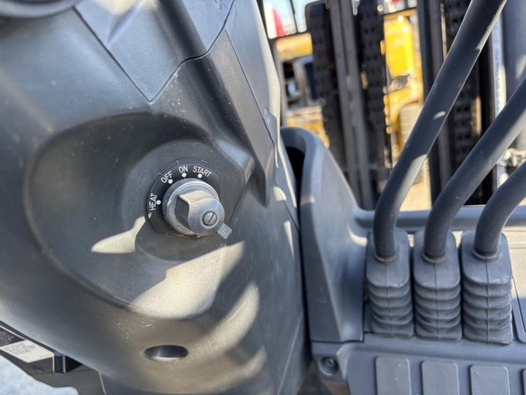 2020-caterpillar-2c6000-image-21