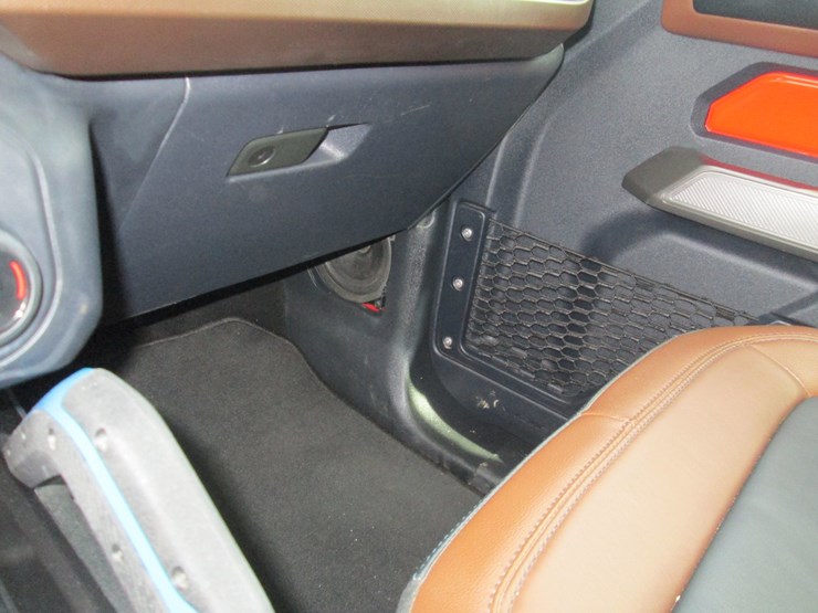 2023-ford-bronco-image-30