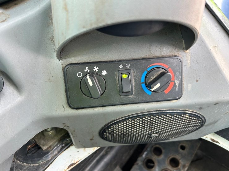 2017-bobcat-t870-image-25