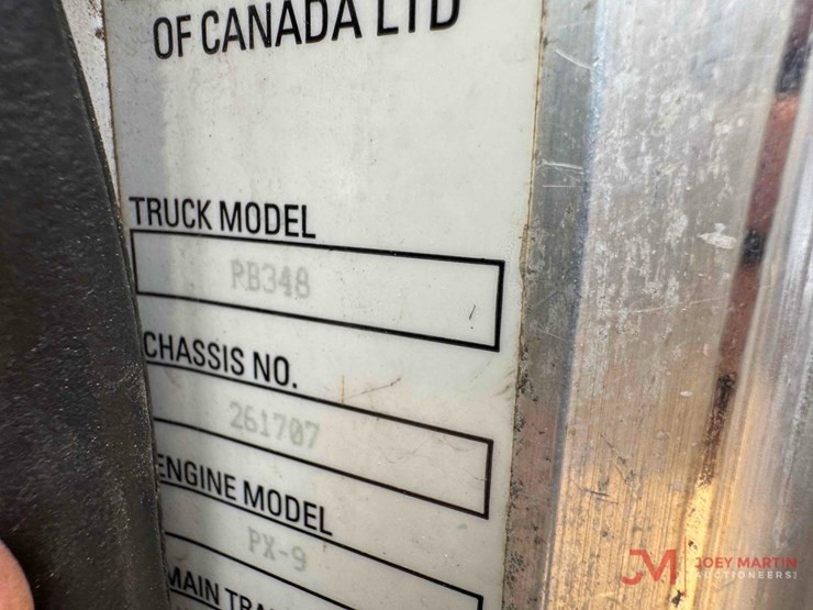 2019-peterbilt-348-image-30