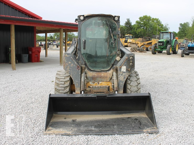 deere-320g-image-2