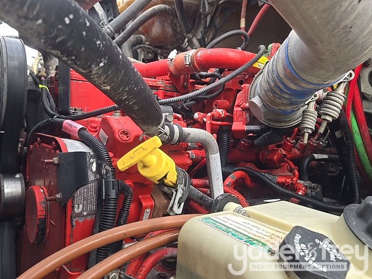2019-freightliner-108sd-image-45