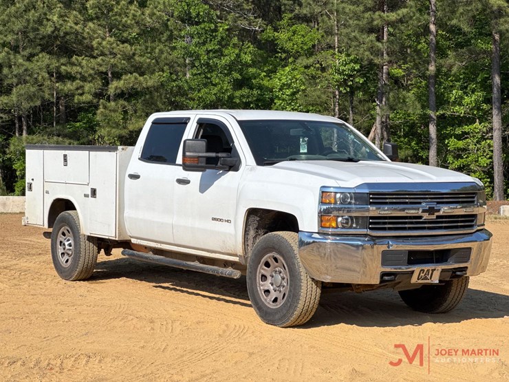 2018-chevrolet-silverado-2500-image-1