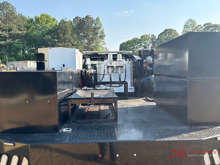 2020-ford-f350-xl-image-13