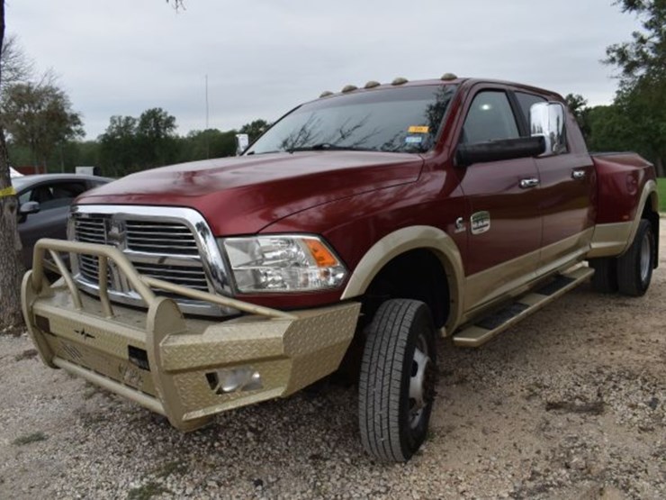 2012-dodge-3500-image-1