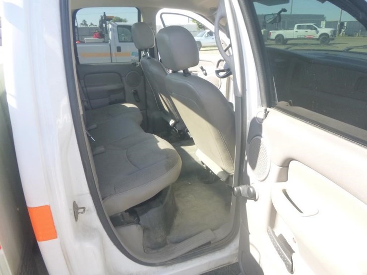 2005-dodge-ram-2500-image-19