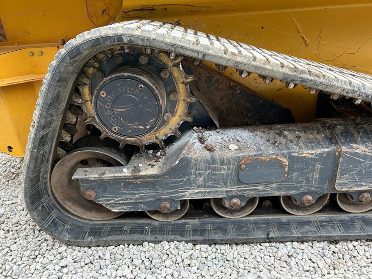 2019-deere-325g-image-13