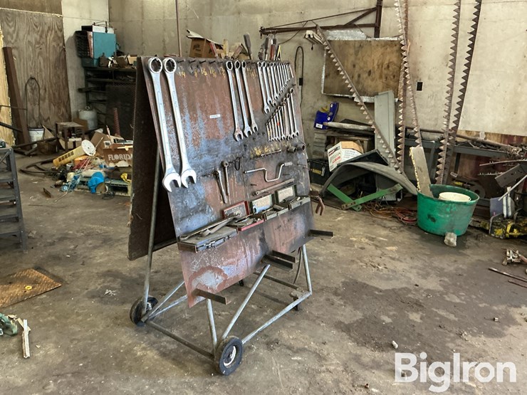 tools-w/tool-stand-image-3