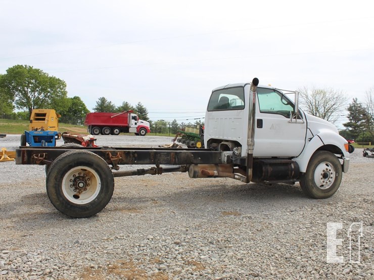2005-ford-f750-sd-image-4