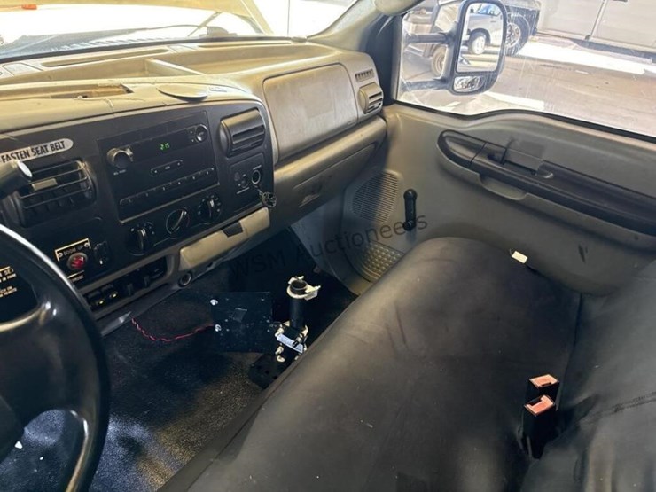 2006-ford-f450-image-26