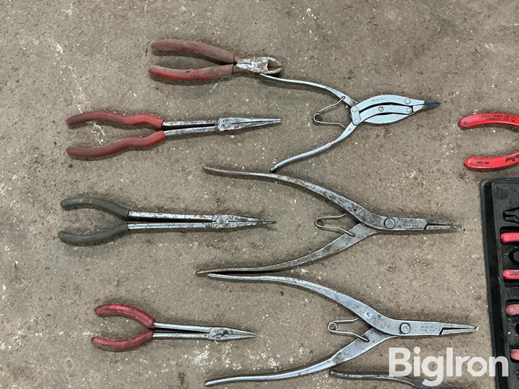 retaining-ring/needle-nose-pliers-image-10