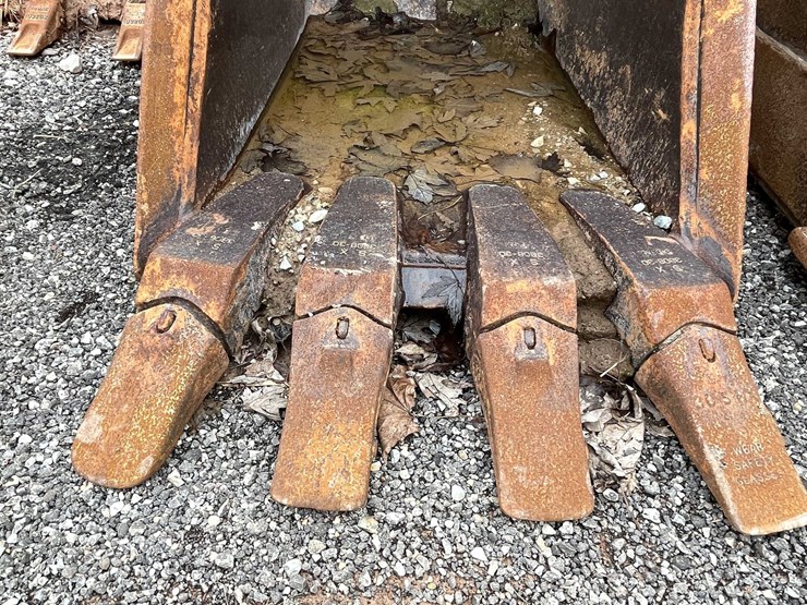 #5027-•-excavator-bucket-image-3