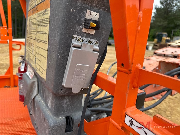 jlg-800s-image-9