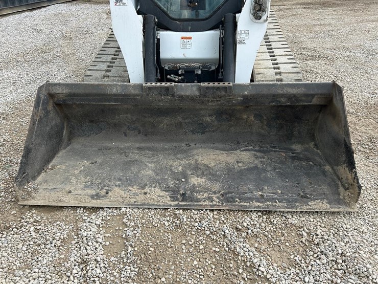 2017-bobcat-t870-image-9