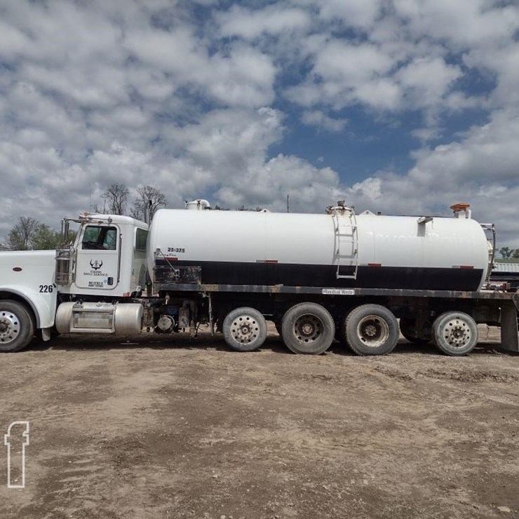 PETERBILT 389