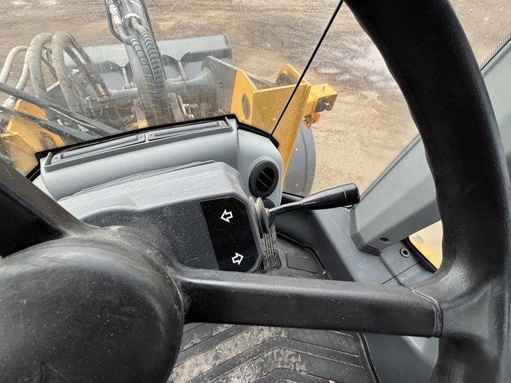 2023-john-deere-544-image-27