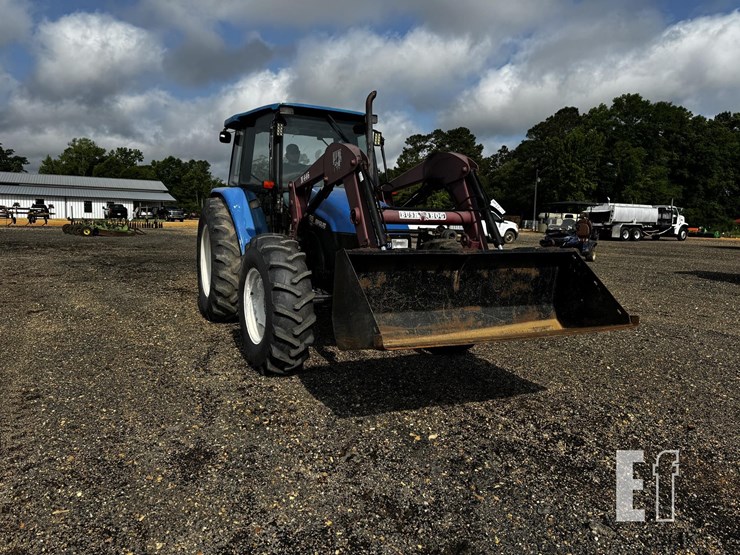 new-holland-7635-image-3