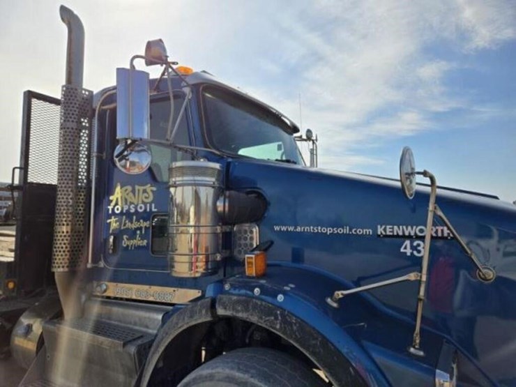 2011-kenworth-t800-image-39