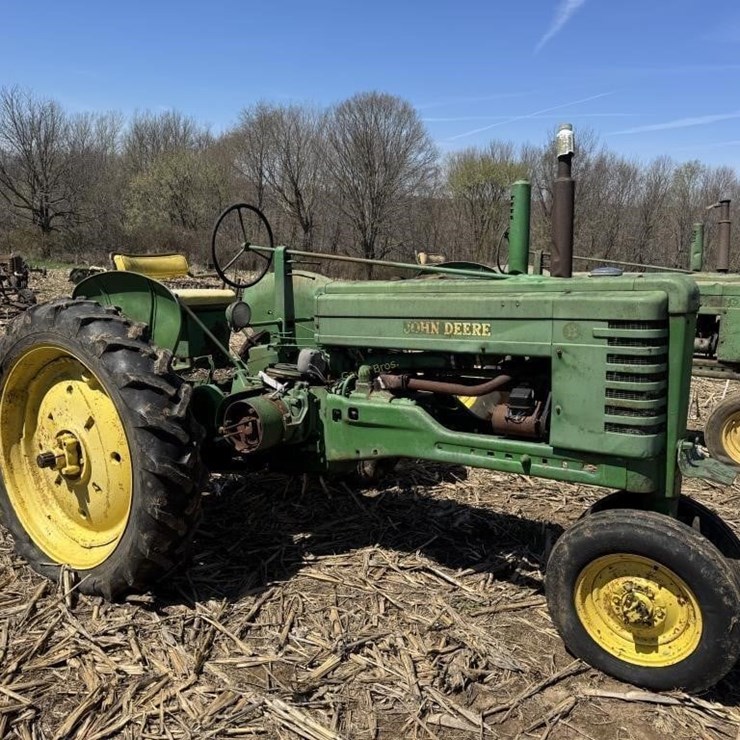 JOHN DEERE B