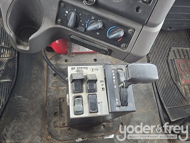2019-freightliner-108sd-image-66