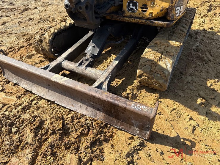 2016-deere-35g-image-15