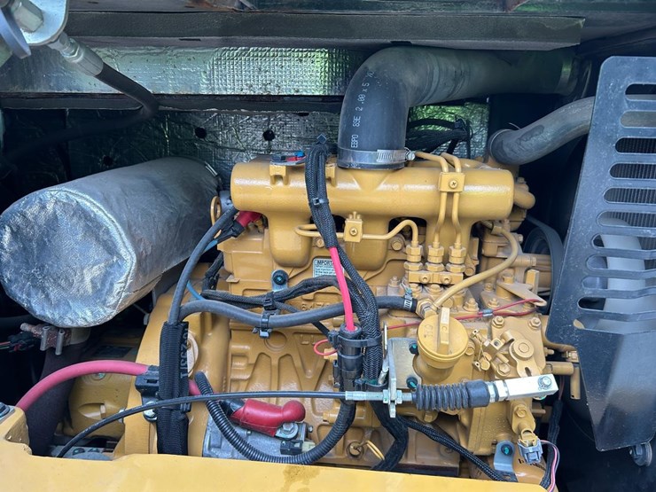 2021-caterpillar-303-image-15