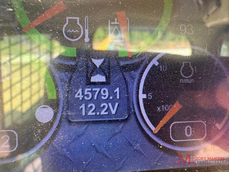 2015-caterpillar-299d-image-18