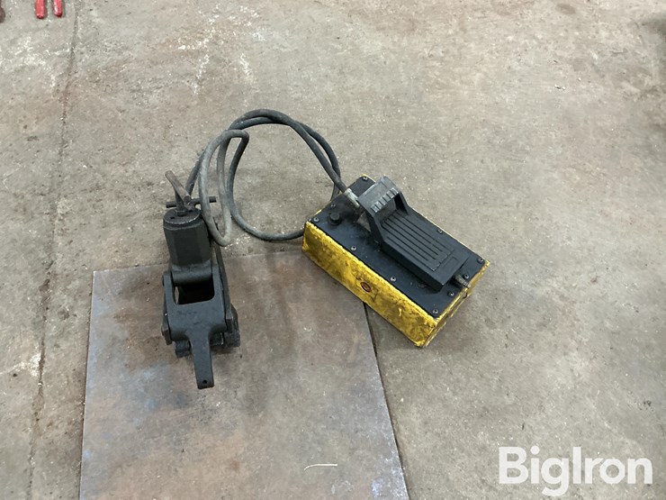 esco-tire-bead-breaker-image-3