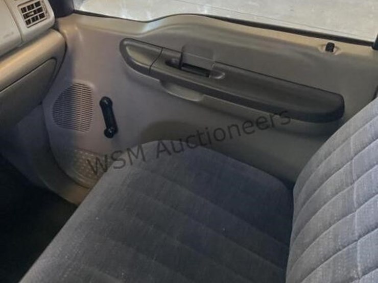 2004-ford-f450-image-26