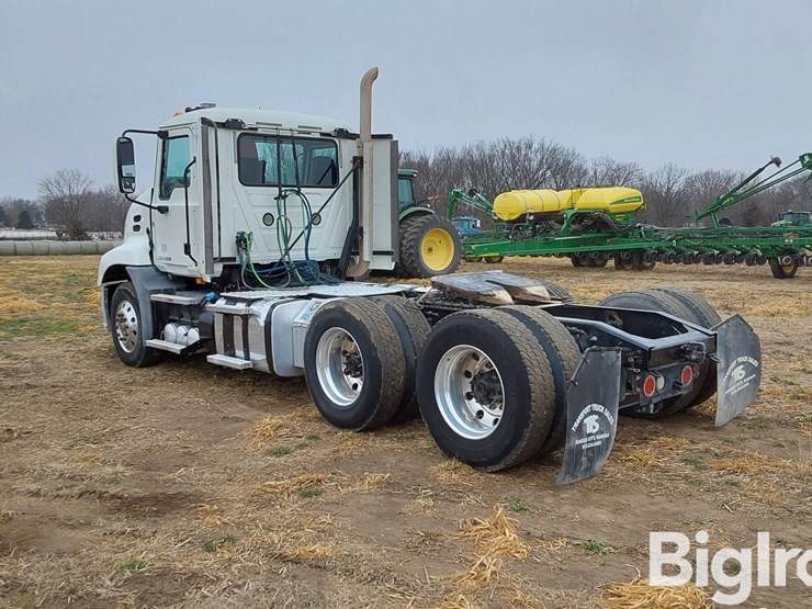 2015-mack-pinnacle-cxu613-t/a-truck-tractor-image-7