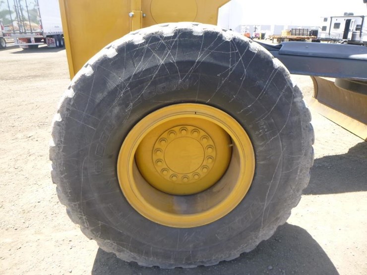 2013-deere-872gp-image-36