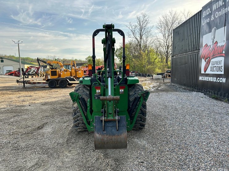 2024-john-deere-4044r-image-3