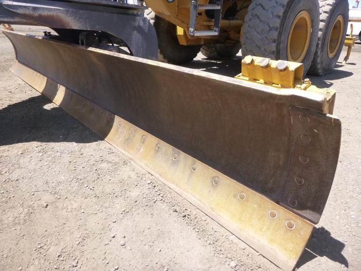 2013-deere-872gp-image-21