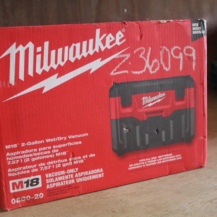 #2020 • MILWAUKEE M18 2 GALLON WET/DRY VACUUM