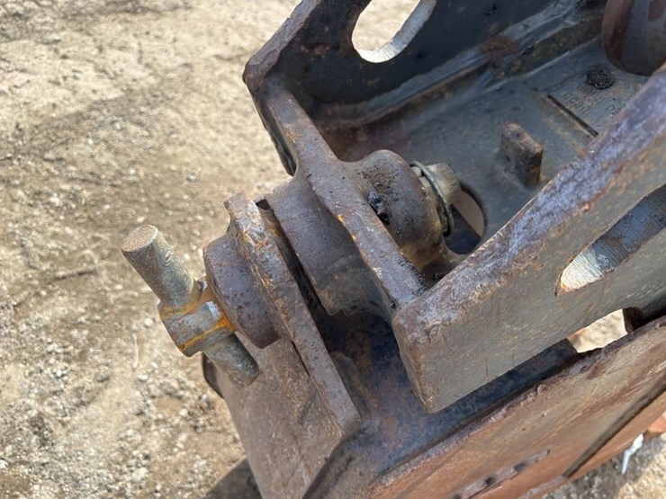 2019-deere-310l-ep-image-18