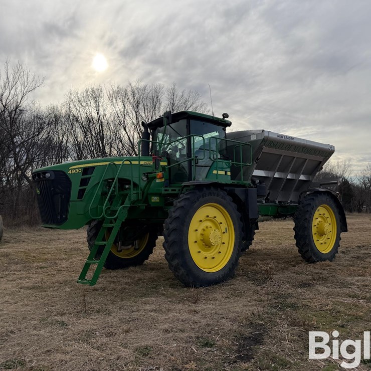 2011 JOHN DEERE 4930
