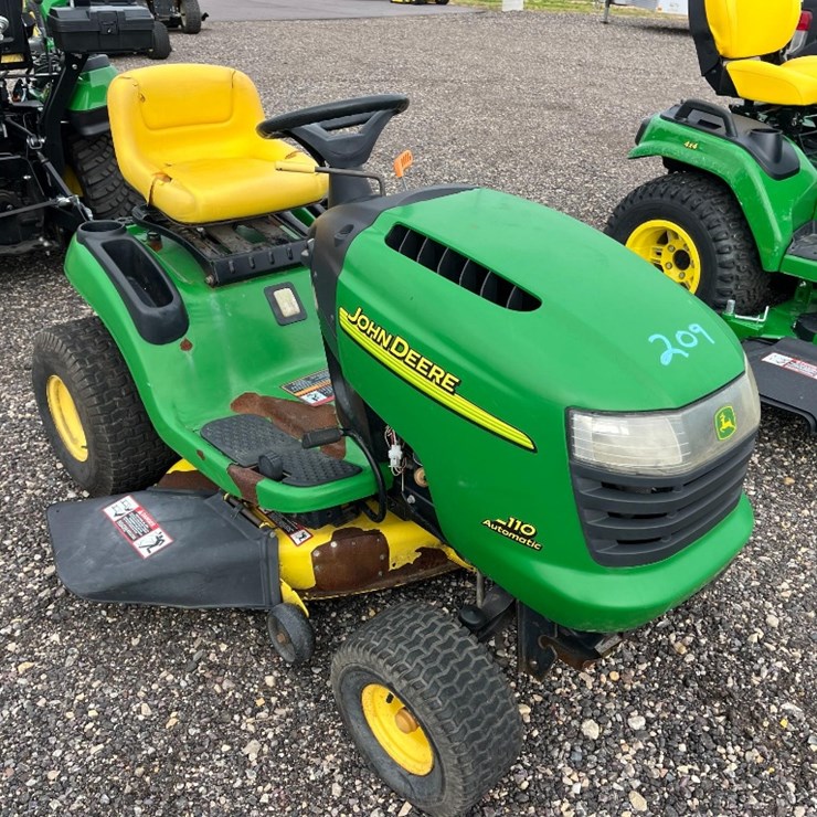 JOHN DEERE L110