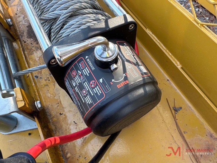 12,000-lb-winch-skid-steer-attachment-image-7