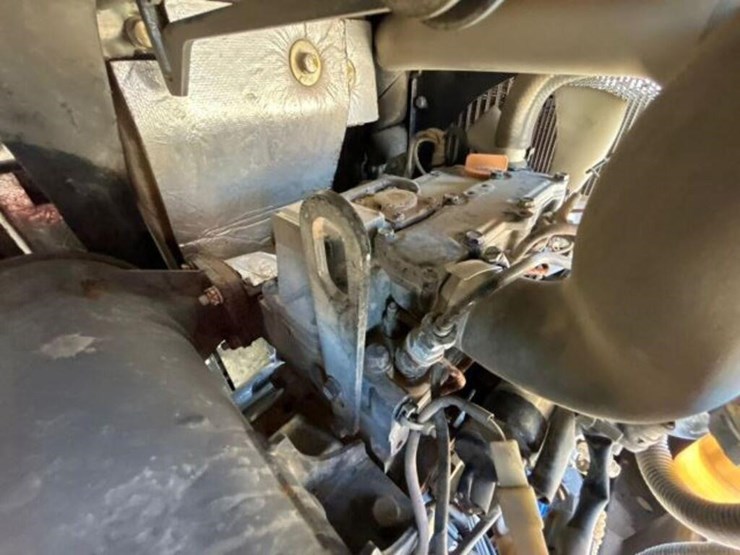 2019-deere-17g-image-39