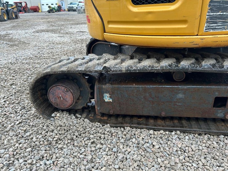 2019-deere-30g-image-12