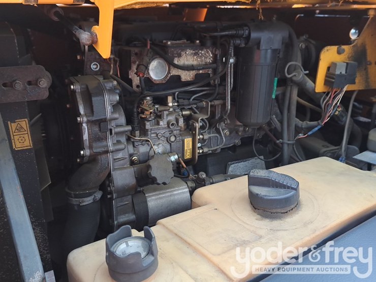 terex-6-ton-swivel-skip-dumper,-roll-bar-image-31