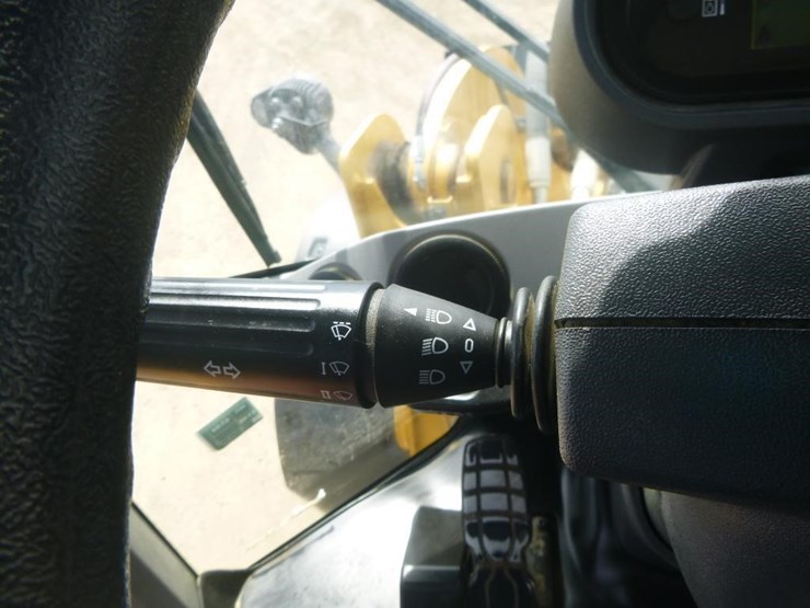 2022-caterpillar-930m-image-13