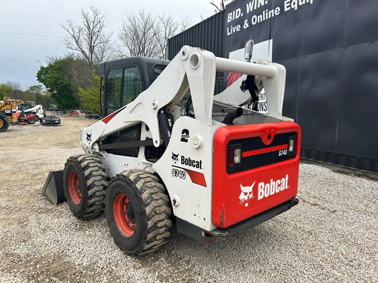 2022-bobcat-s740-image-2