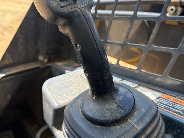 deere-331g-image-14