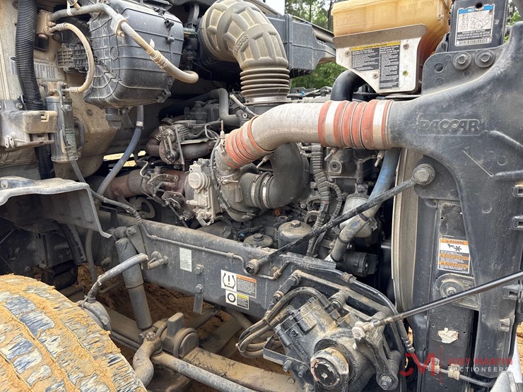 2015-peterbiltroll-back-truck-image-23